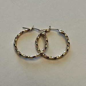 10k Gold Twisted Hoop Earrings 3/4”